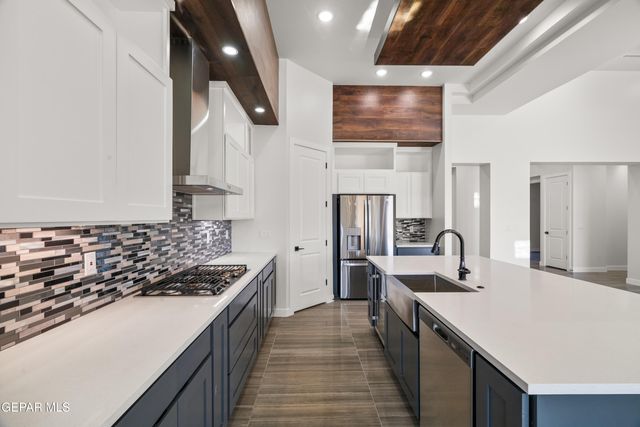 360 RIO DE JAZMIN Circle, El Paso, TX 79932