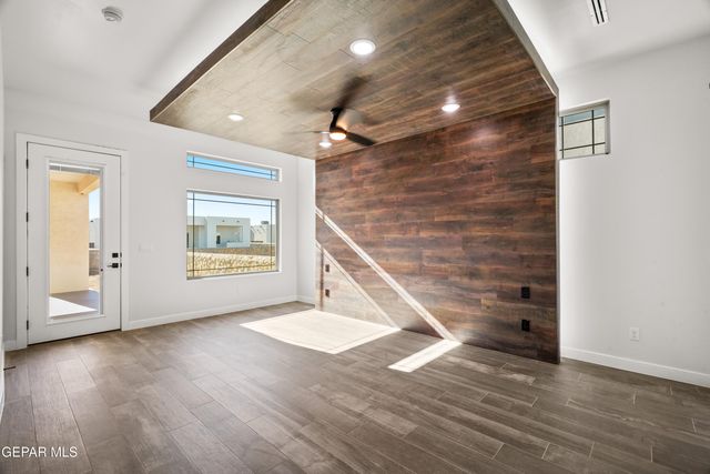 360 RIO DE JAZMIN Circle, El Paso, TX 79932