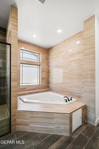 360 RIO DE JAZMIN Circle, El Paso, TX 79932