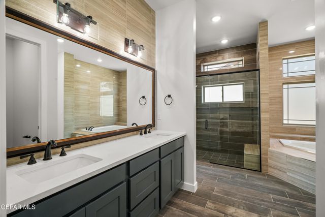 360 RIO DE JAZMIN Circle, El Paso, TX 79932