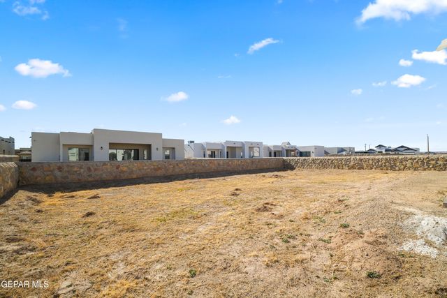 360 RIO DE JAZMIN Circle, El Paso, TX 79932