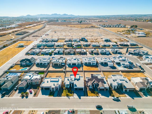360 RIO DE JAZMIN Circle, El Paso, TX 79932