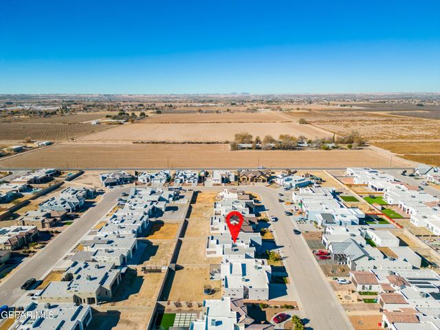 360 RIO DE JAZMIN Circle, El Paso, TX 79932