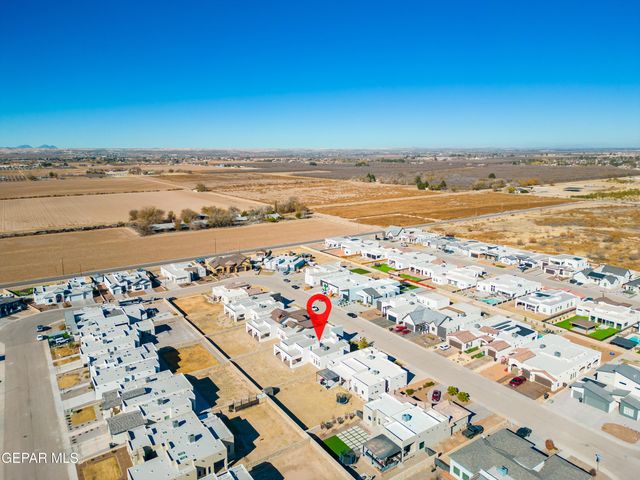 360 RIO DE JAZMIN Circle, El Paso, TX 79932