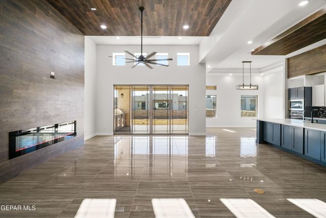 360 RIO DE JAZMIN Circle, El Paso, TX 79932