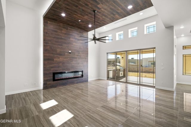 360 RIO DE JAZMIN Circle, El Paso, TX 79932