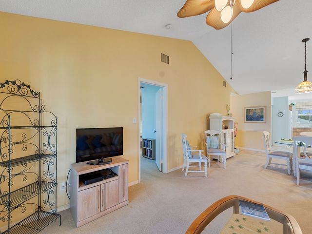 375 N Grove Isle Circle 375, Vero Beach, FL 32962