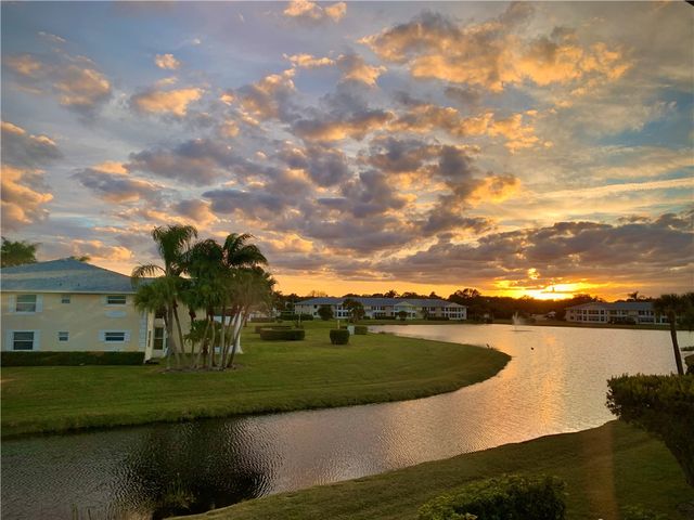 375 N Grove Isle Circle 375, Vero Beach, FL 32962