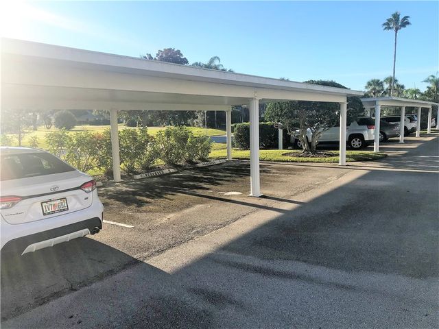 375 N Grove Isle Circle 375, Vero Beach, FL 32962