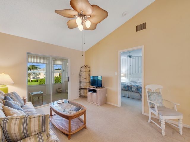 375 N Grove Isle Circle 375, Vero Beach, FL 32962