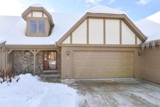 655 Machenry CIRCLE #B, Brookfield, WI 53045