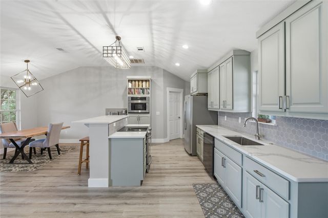 15200 Storm DR, Austin, TX 78734