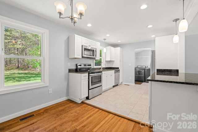 154 Cactus Lane, Franklin, NC 28734
