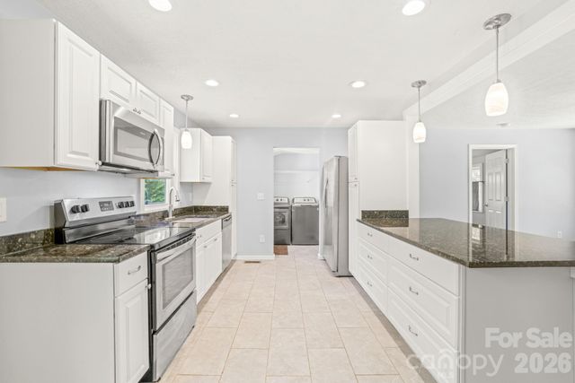 154 Cactus Lane, Franklin, NC 28734