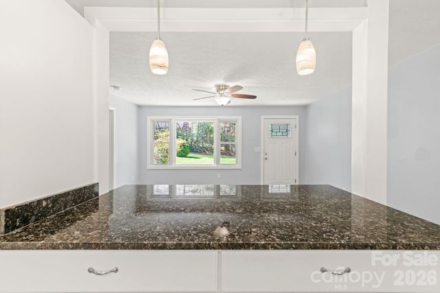154 Cactus Lane, Franklin, NC 28734