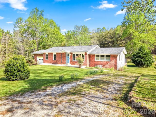 154 Cactus Lane, Franklin, NC 28734