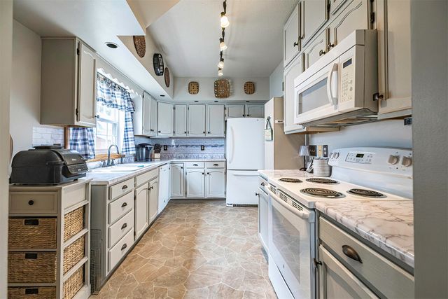 2702 WASHINGTON Avenue, Erie, PA 16508