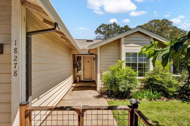 18278 N Shore Dr, Hidden Valley Lake, CA 95467