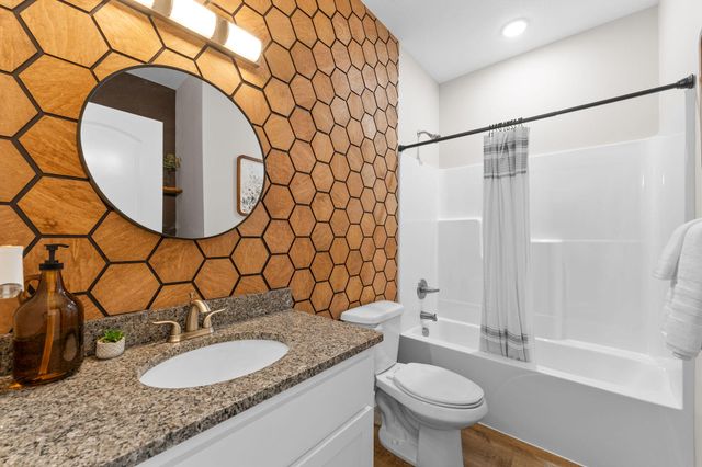 3009 N Vineyards Terrace 2, Branson, MO 65616