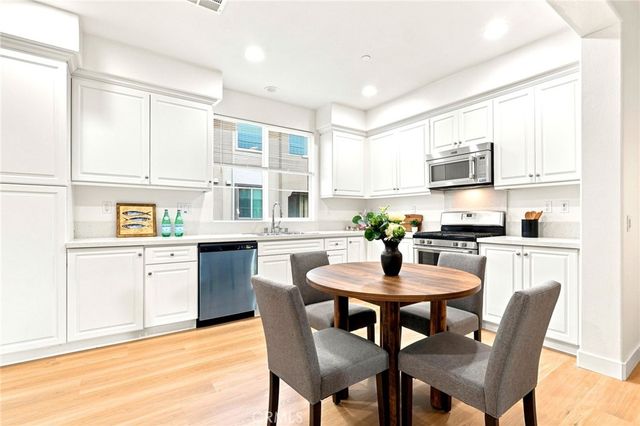 184 Royal, Upland, CA 91786