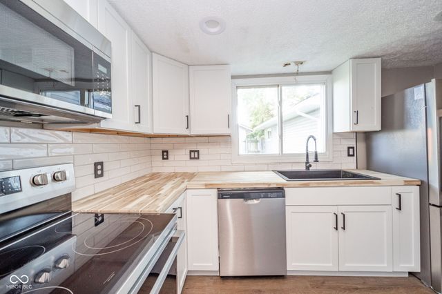 1107 Clinton Avenue, Alexandria, IN 46001