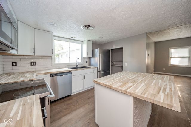 1107 Clinton Avenue, Alexandria, IN 46001