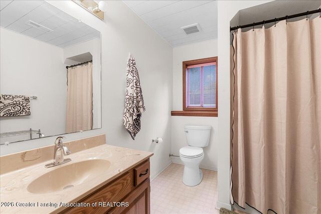 12534 Houghton Drive, Dewitt, MI 48820