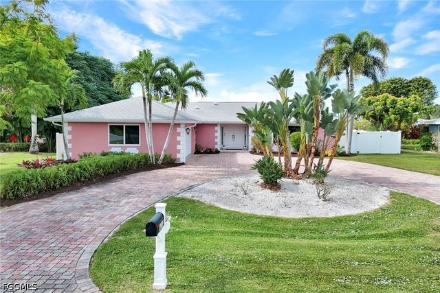 4232 SE 8th PL, Cape Coral, FL 33904