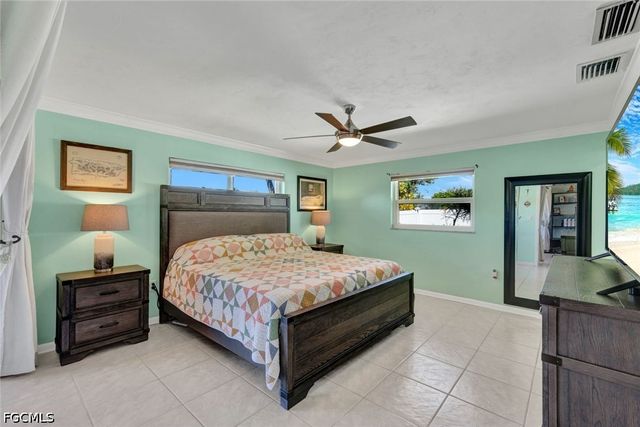 4232 SE 8th PL, Cape Coral, FL 33904