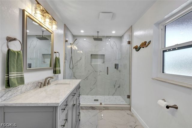 4232 SE 8th PL, Cape Coral, FL 33904