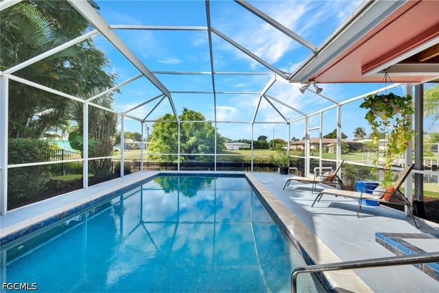 4232 SE 8th PL, Cape Coral, FL 33904
