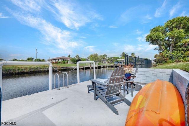 4232 SE 8th PL, Cape Coral, FL 33904