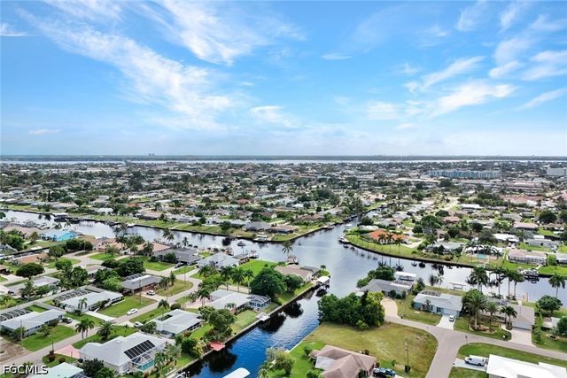 4232 SE 8th PL, Cape Coral, FL 33904