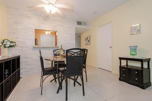 3431 NW 50th Avenue 104, Lauderdale Lakes, FL 33319