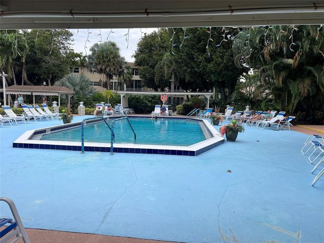 3431 NW 50th Avenue 104, Lauderdale Lakes, FL 33319