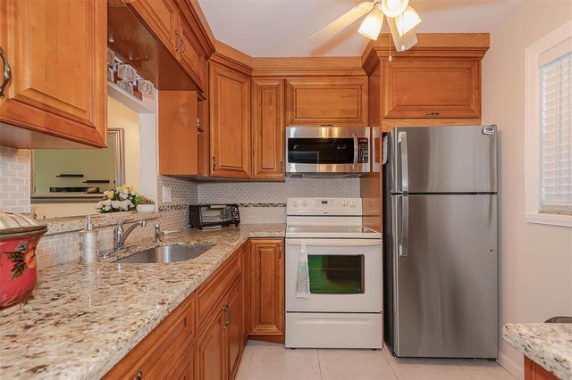 3431 NW 50th Avenue 104, Lauderdale Lakes, FL 33319