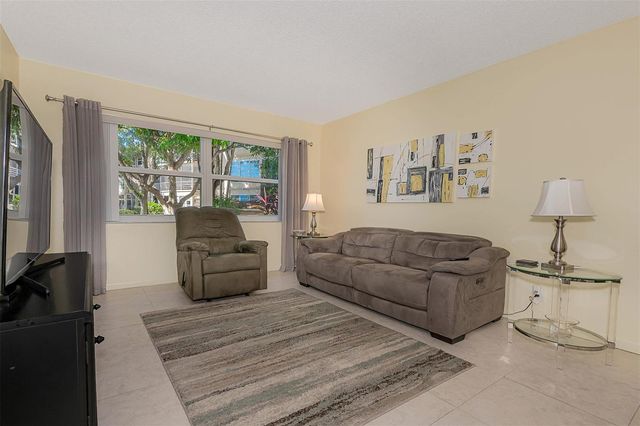 3431 NW 50th Avenue 104, Lauderdale Lakes, FL 33319