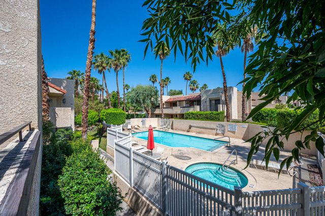 200 E Racquet Club Road 70, Palm Springs, CA 92262