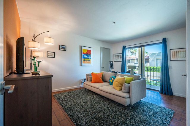 200 E Racquet Club Road 70, Palm Springs, CA 92262