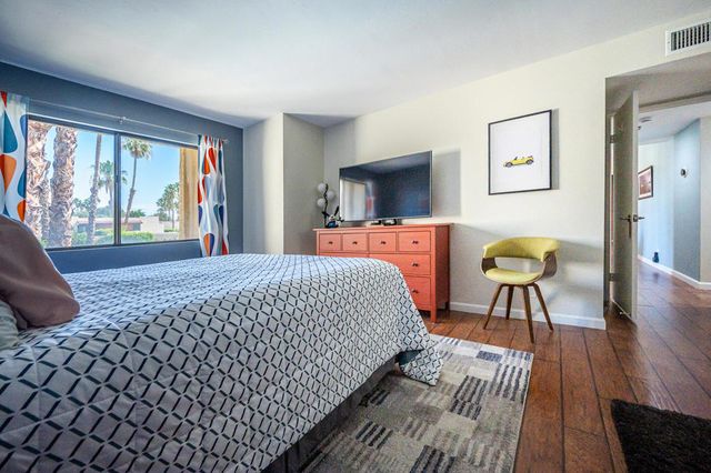 200 E Racquet Club Road 70, Palm Springs, CA 92262