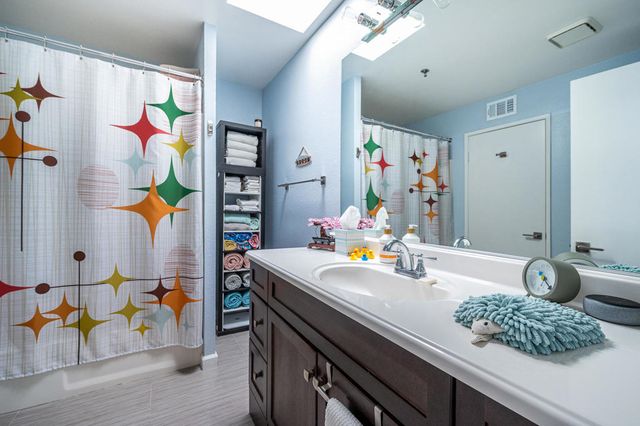 200 E Racquet Club Road 70, Palm Springs, CA 92262