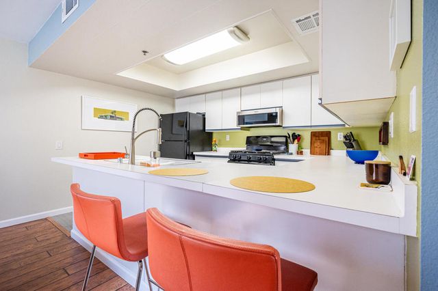 200 E Racquet Club Road 70, Palm Springs, CA 92262
