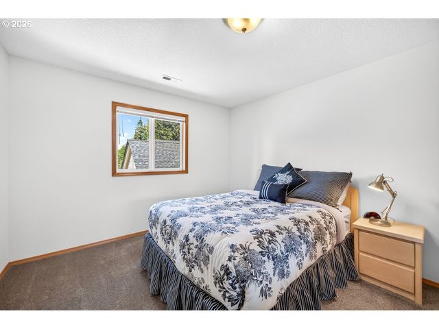 2832 Ne LORIE Dr, Hillsboro, OR 97124