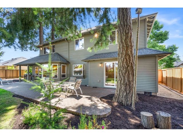 2832 Ne LORIE Dr, Hillsboro, OR 97124