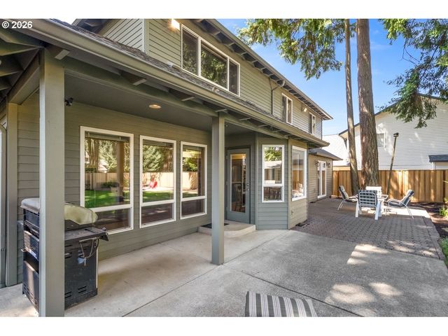 2832 Ne LORIE Dr, Hillsboro, OR 97124