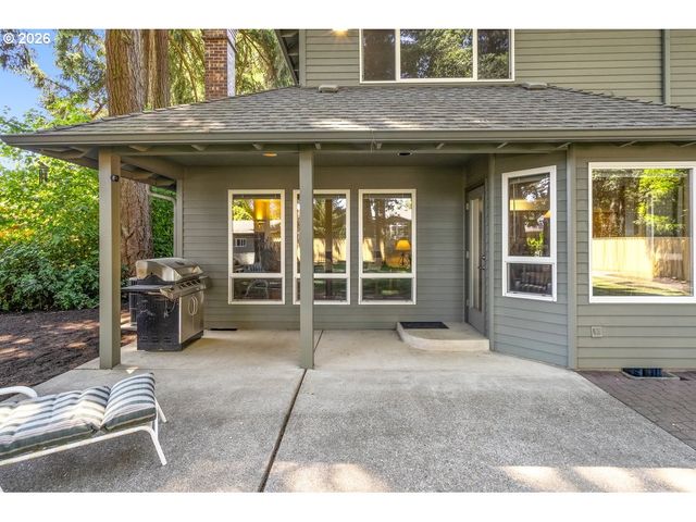 2832 Ne LORIE Dr, Hillsboro, OR 97124