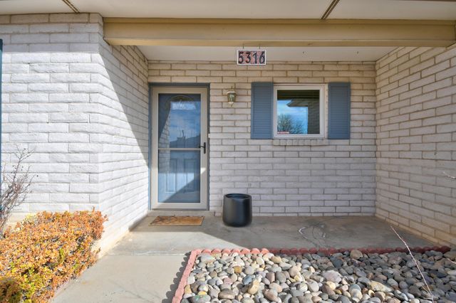 5316 Van Christopher Drive NE, Albuquerque, NM 87111