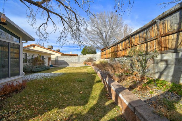 5316 Van Christopher Drive NE, Albuquerque, NM 87111