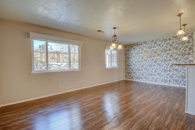 5316 Van Christopher Drive NE, Albuquerque, NM 87111