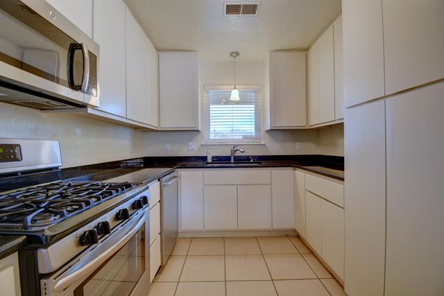 5316 Van Christopher Drive NE, Albuquerque, NM 87111